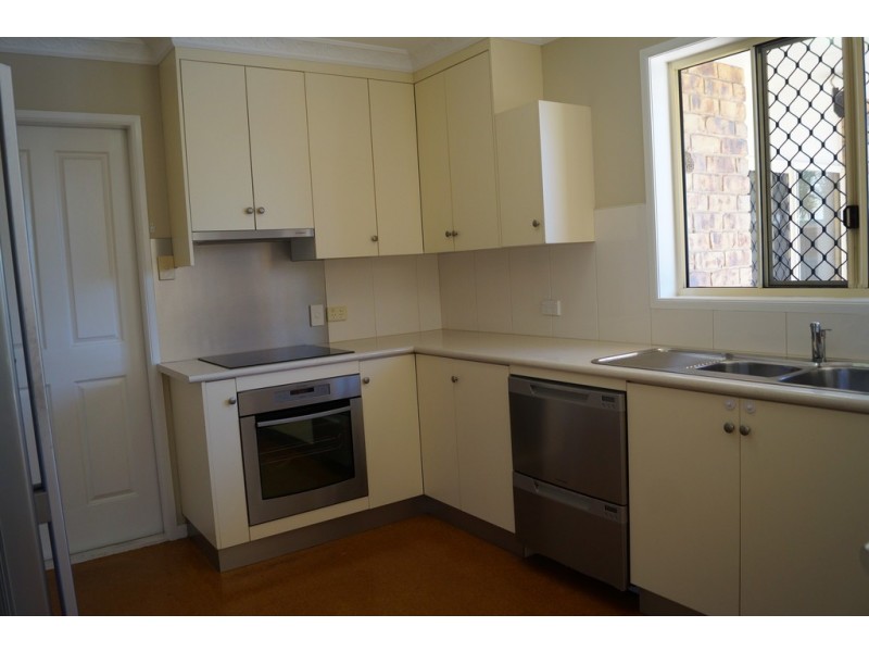 24 Whitchurch Street, Emerald QLD 4720