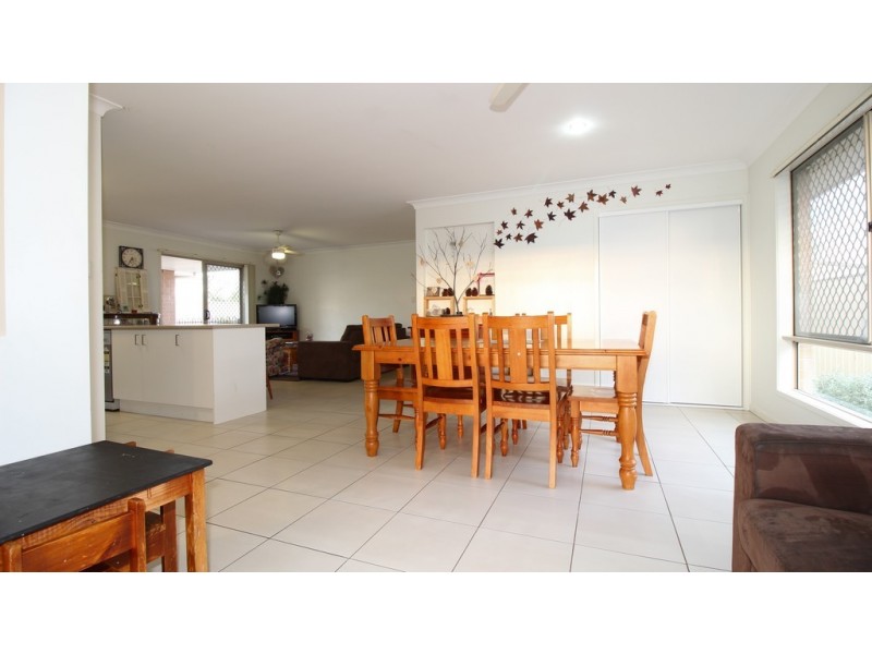 3 Lakeside Drive, Emerald QLD 4720