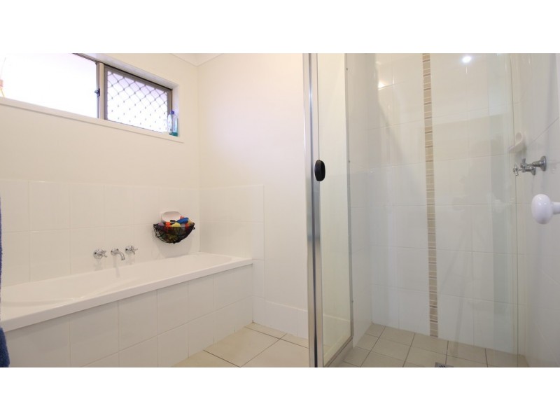 3 Lakeside Drive, Emerald QLD 4720