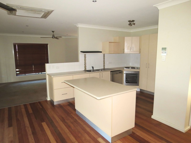 17a Gray Street, Emerald QLD 4720