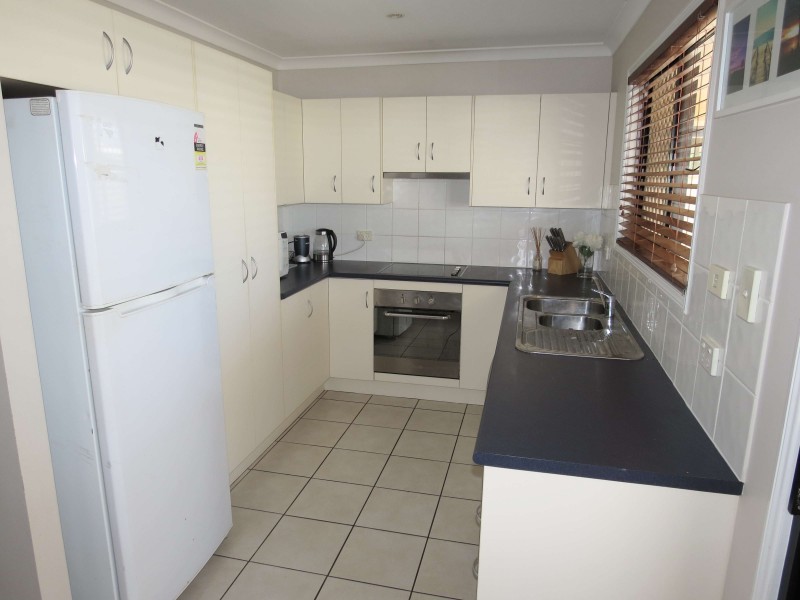 2/4 Charlton Street, Emerald QLD 4720