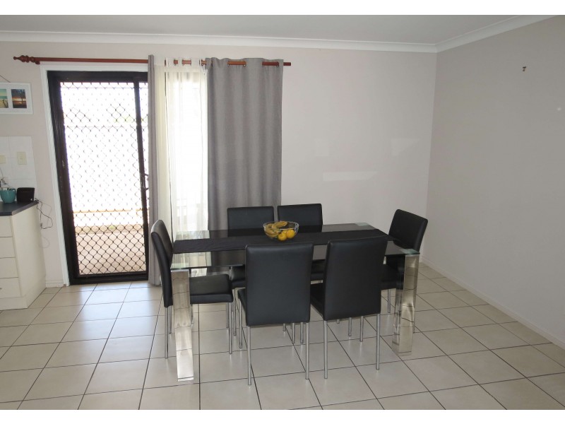 2/4 Charlton Street, Emerald QLD 4720