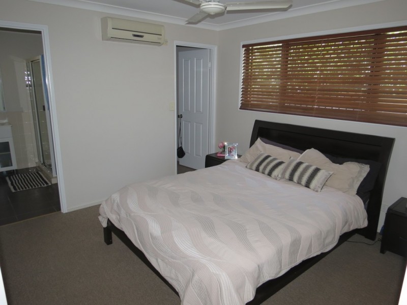 2/4 Charlton Street, Emerald QLD 4720