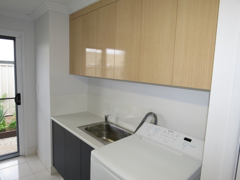 2/10 Milliken, Emerald QLD 4720