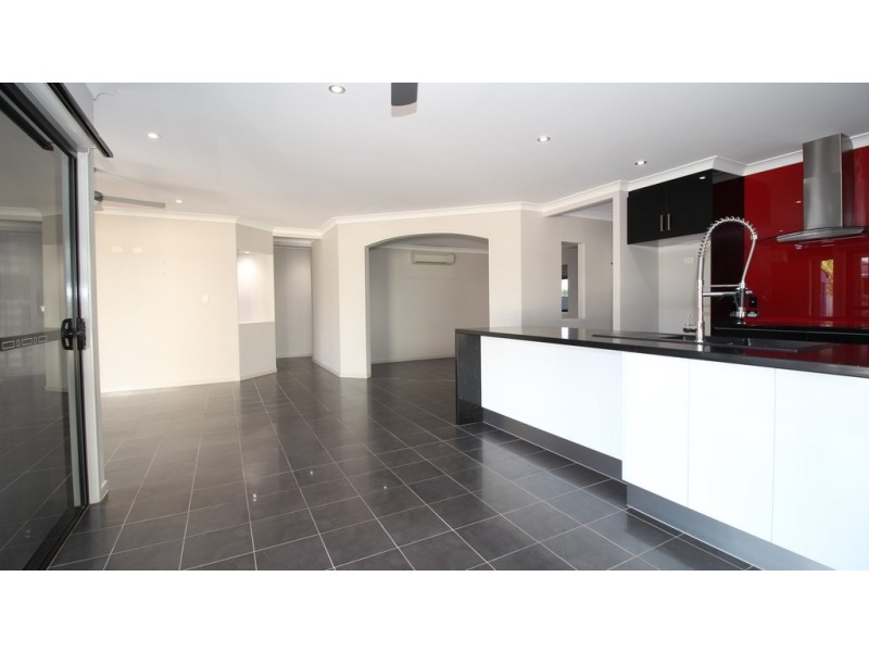 30 Park Avenue, Emerald QLD 4720