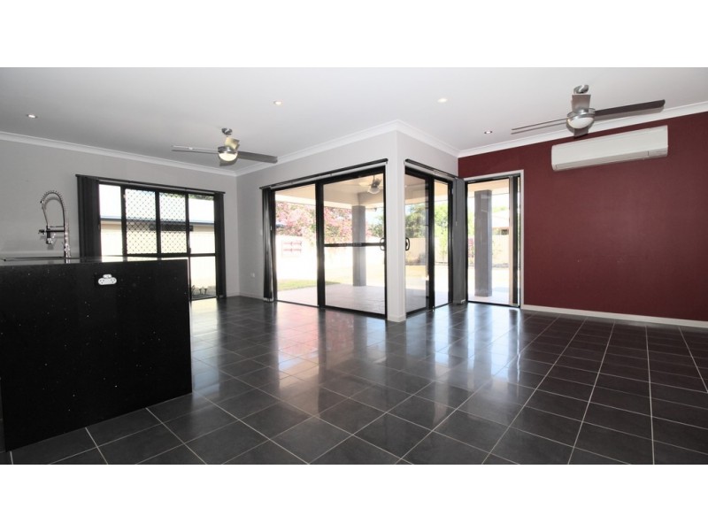 30 Park Avenue, Emerald QLD 4720