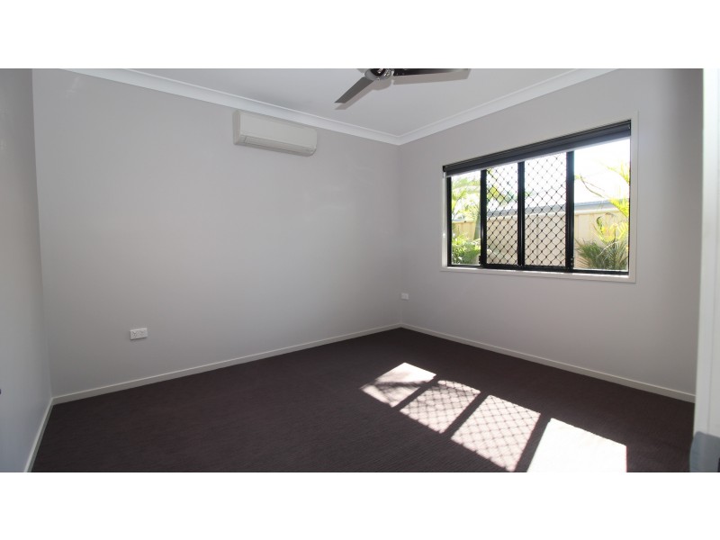 30 Park Avenue, Emerald QLD 4720