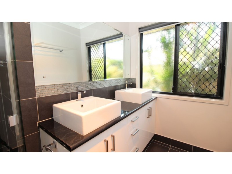 30 Park Avenue, Emerald QLD 4720