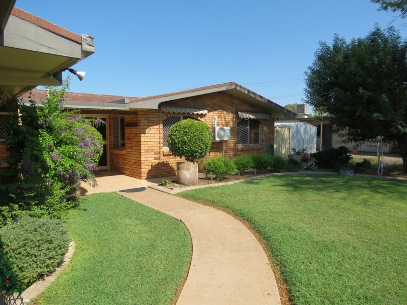 17 Sapphire Avenue, Emerald QLD 4720