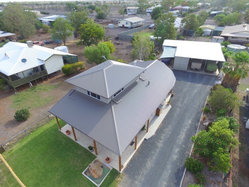 32 Bailey Street, Capella QLD 4723