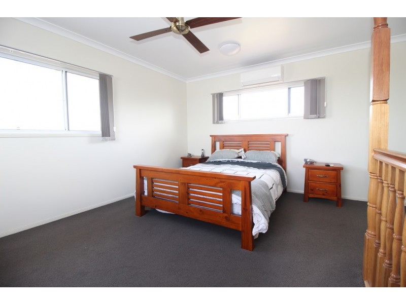 32 Bailey Street, Capella QLD 4723