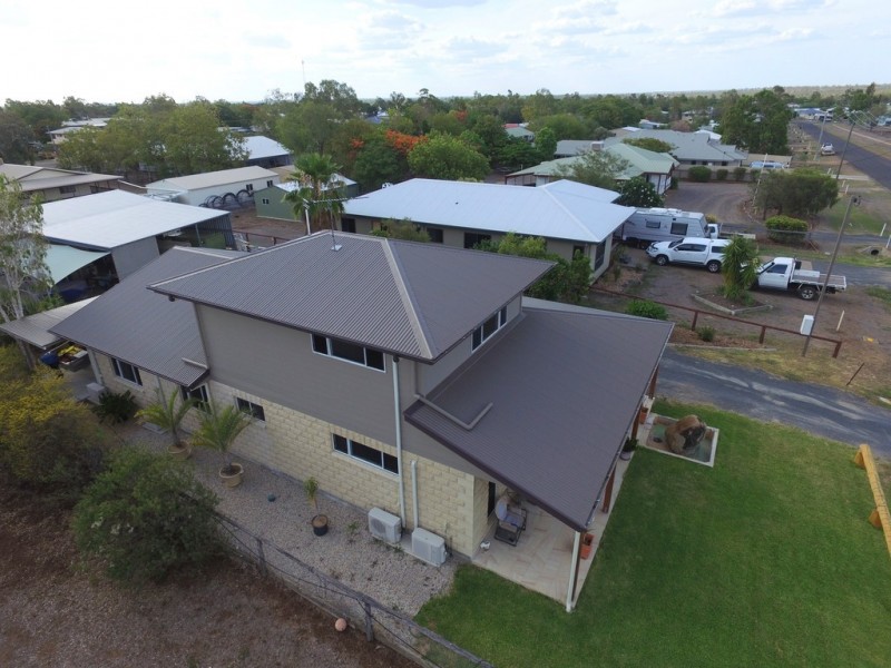 32 Bailey Street, Capella QLD 4723
