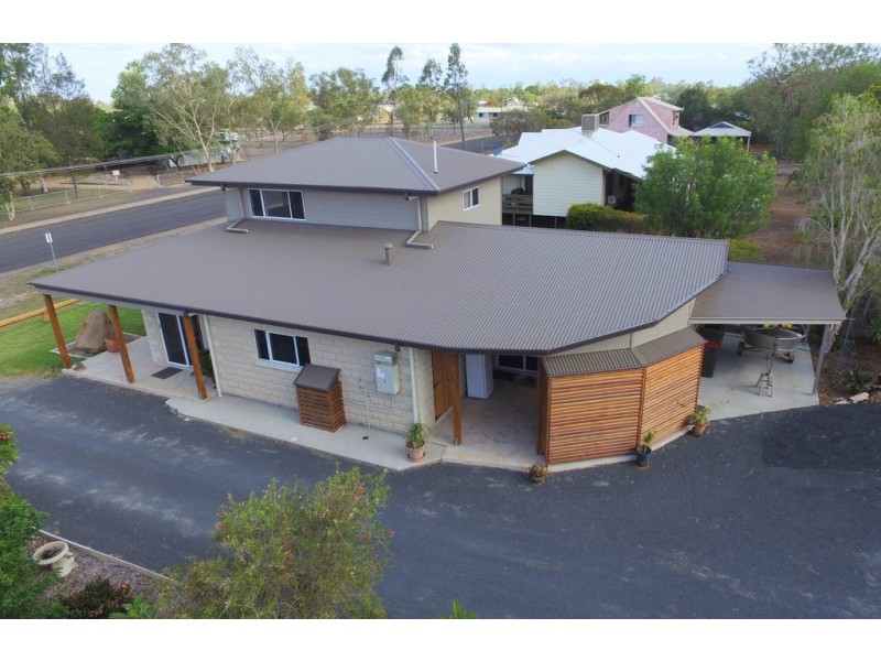 32 Bailey Street, Capella QLD 4723