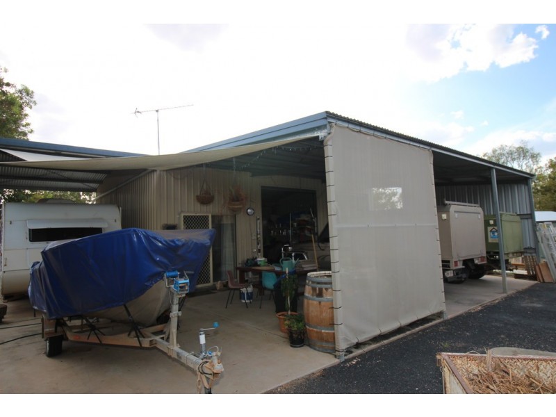 32 Bailey Street, Capella QLD 4723