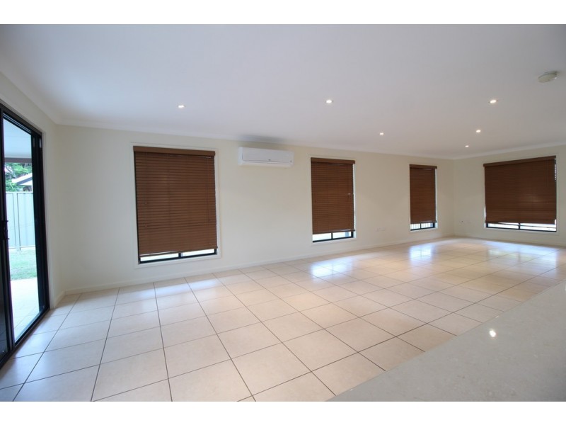 20/68 Moody Street, Emerald QLD 4720