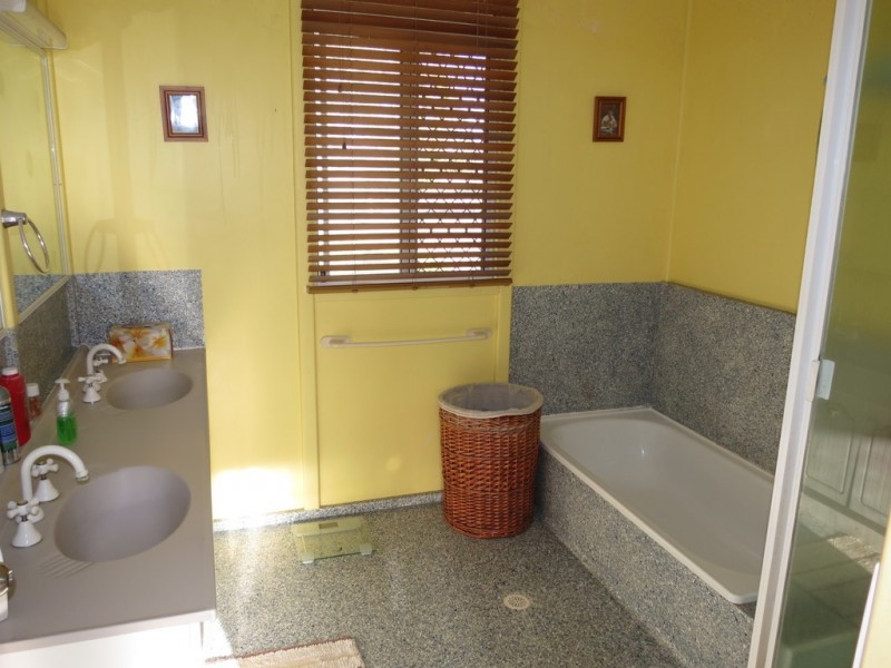 15 Ivor Donovan Road, Emerald QLD 4720