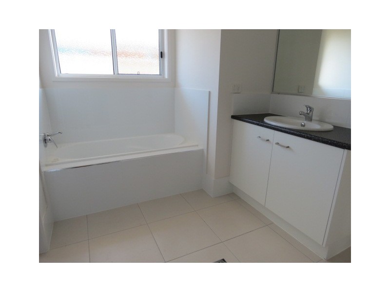 24 Kassidy Drive, Emerald QLD 4720