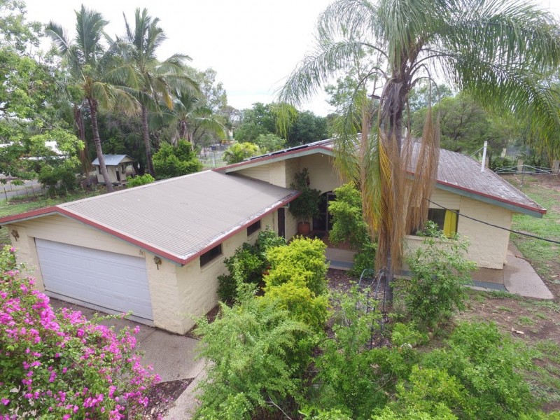 17A Crendon, Emerald QLD 4720