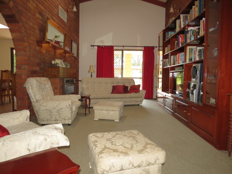 17A Crendon, Emerald QLD 4720