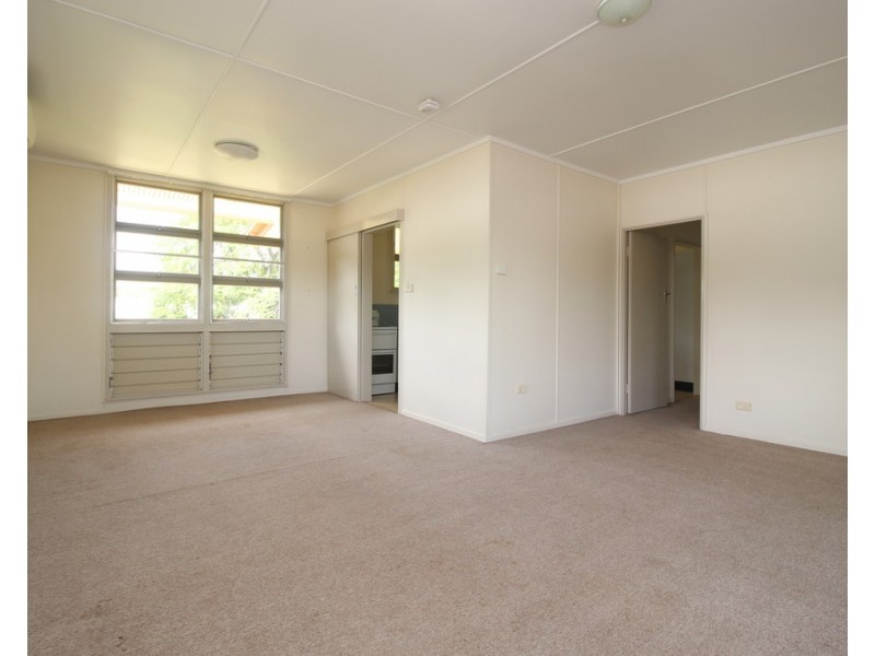 18 Campbell Street, Emerald QLD 4720