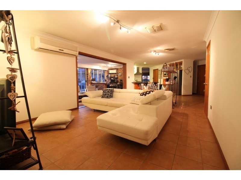 39 Jeppesen Drive, Emerald QLD 4720