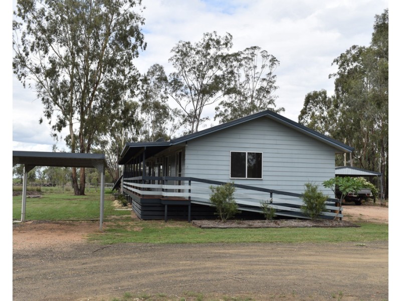 32 Silica Road, Emerald QLD 4720