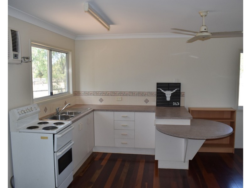 32 Silica Road, Emerald QLD 4720