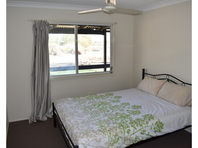 32 Silica Road, Emerald QLD 4720