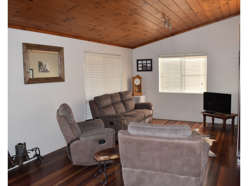 32 Silica Road, Emerald QLD 4720