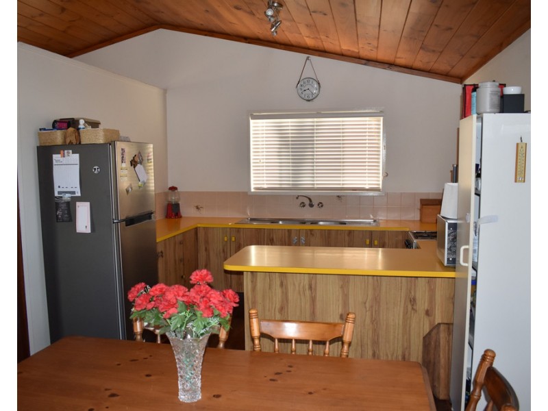 32 Silica Road, Emerald QLD 4720