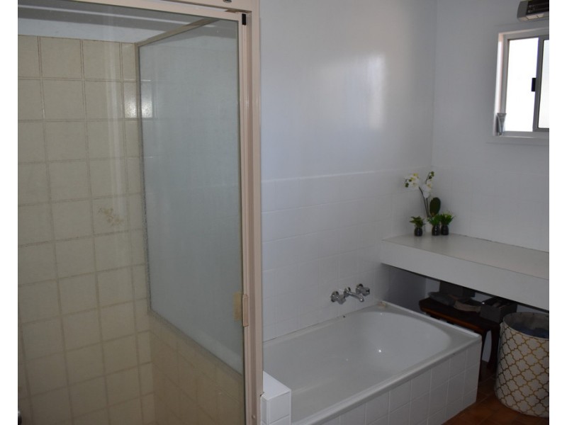 32 Silica Road, Emerald QLD 4720