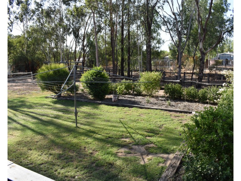 32 Silica Road, Emerald QLD 4720