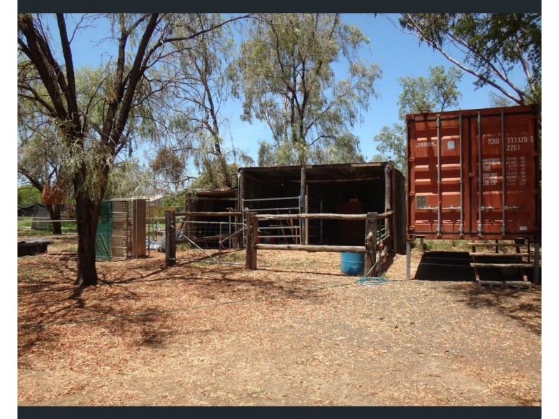 32 Silica Road, Emerald QLD 4720