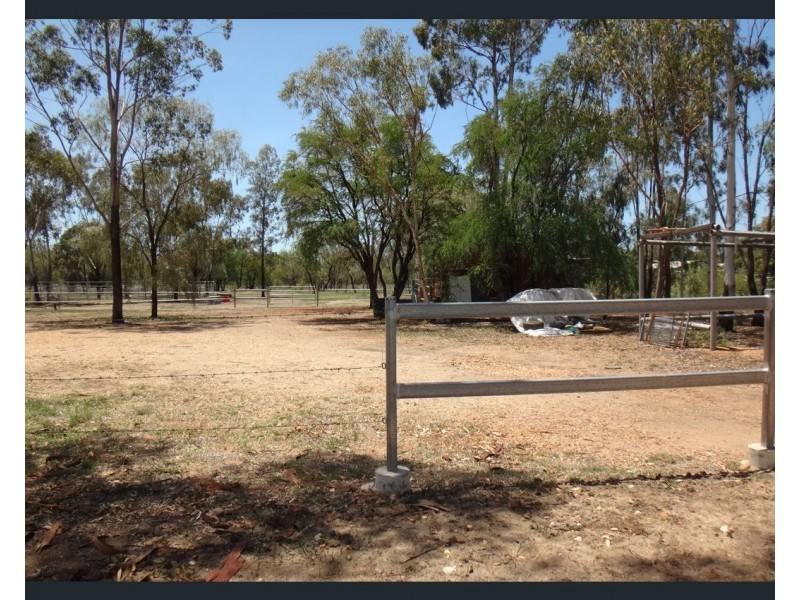 32 Silica Road, Emerald QLD 4720