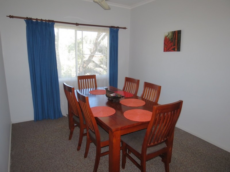 16 Roseanne Road, Emerald QLD 4720