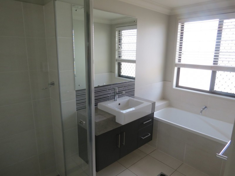 30 Brokenwood Street, Emerald QLD 4720