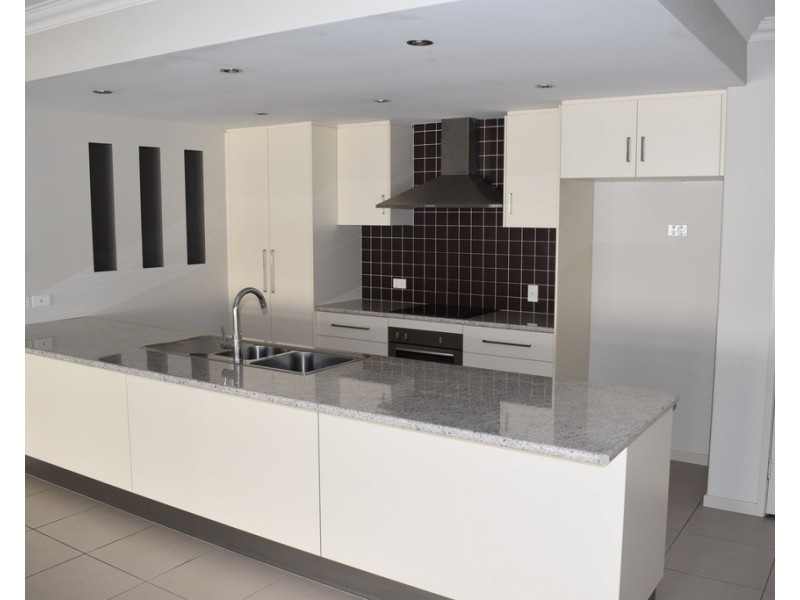 41 Newman Drive, Emerald QLD 4720