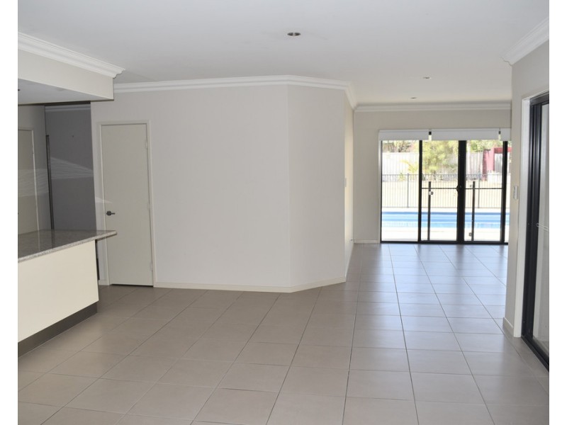41 Newman Drive, Emerald QLD 4720