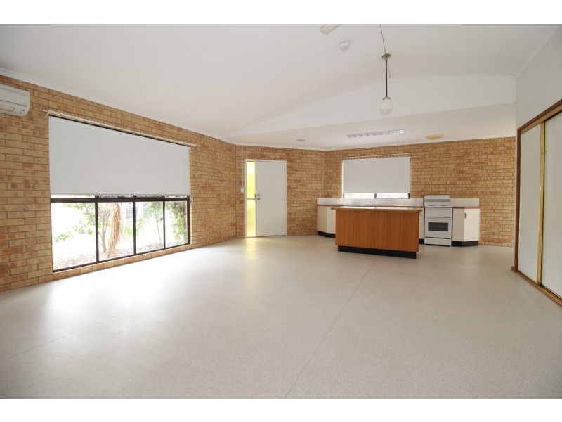 14 Alamein Drive, Emerald QLD 4720