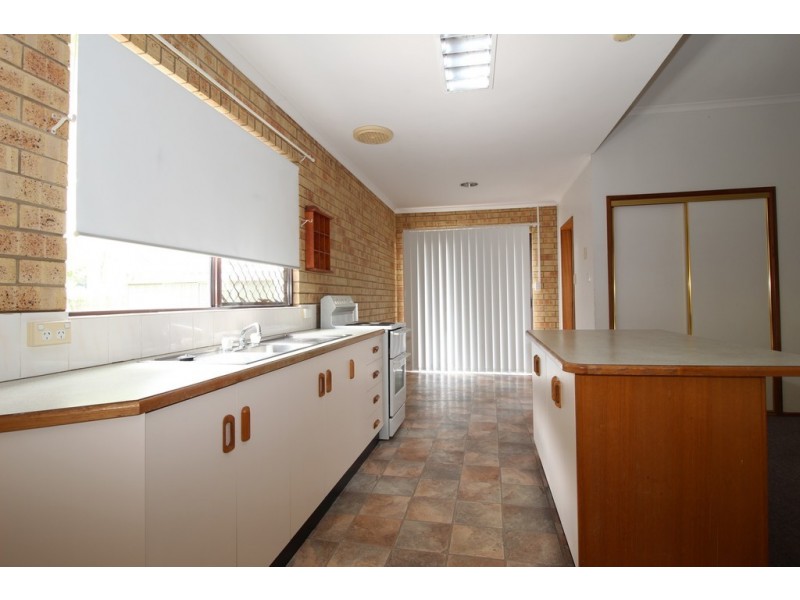 14 Alamein Drive, Emerald QLD 4720