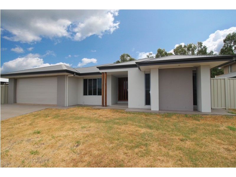 35 Newman Drive, Emerald QLD 4720