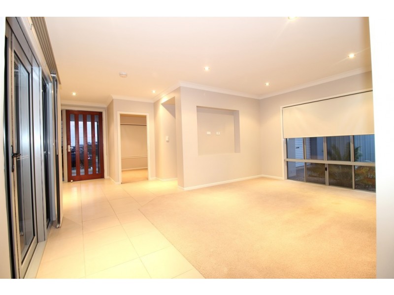 35 Newman Drive, Emerald QLD 4720