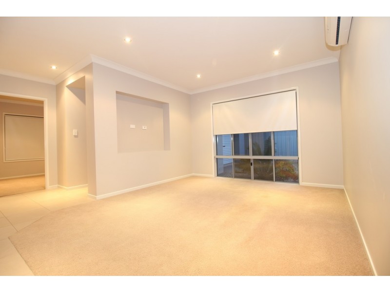 35 Newman Drive, Emerald QLD 4720