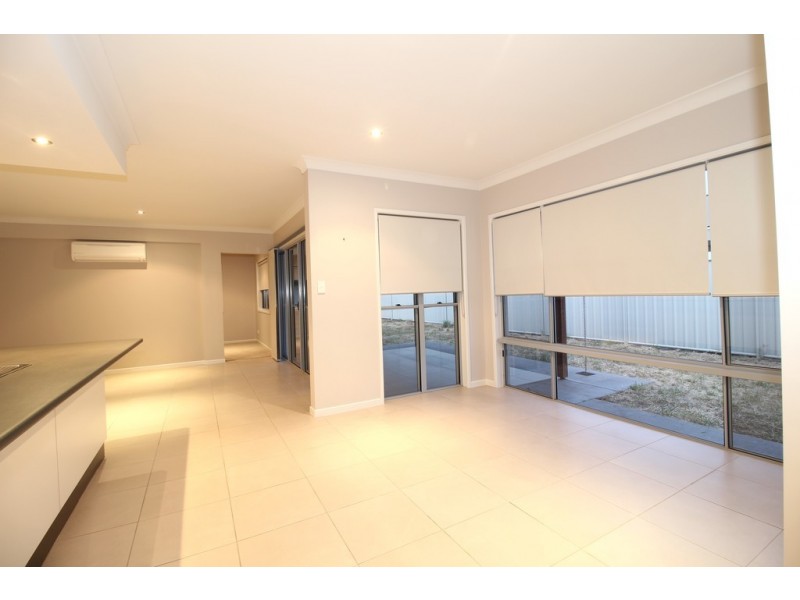 35 Newman Drive, Emerald QLD 4720