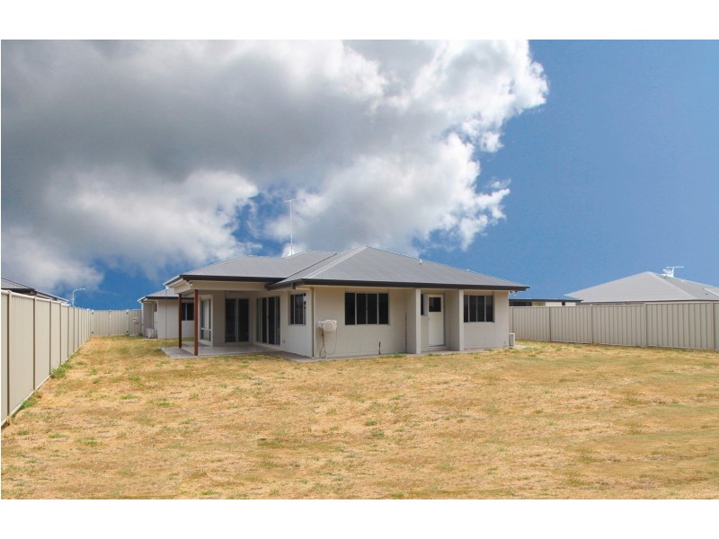 35 Newman Drive, Emerald QLD 4720