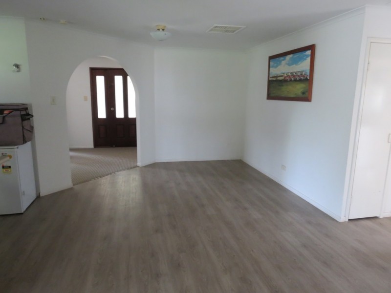 16 Andrews Road, Emerald QLD 4720