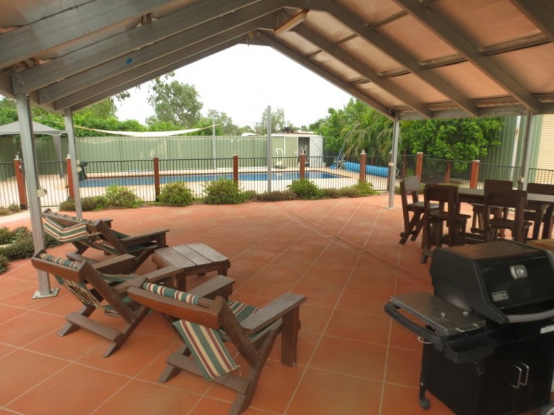 16 Andrews Road, Emerald QLD 4720