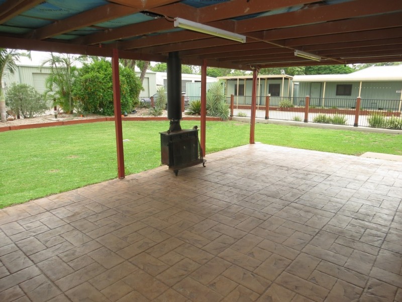 16 Andrews Road, Emerald QLD 4720