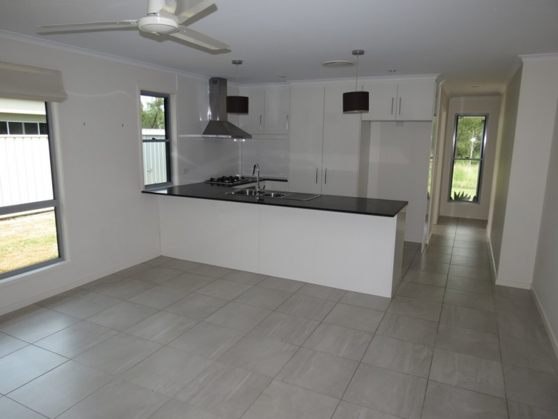 52 Kassidy Drive, Emerald QLD 4720