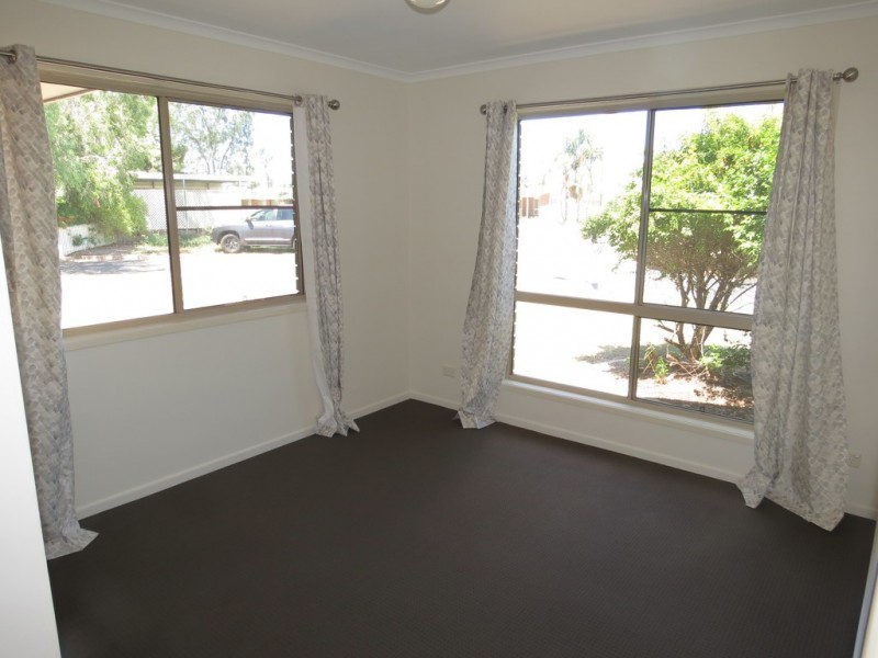 3 Osborne Place, Emerald QLD 4720